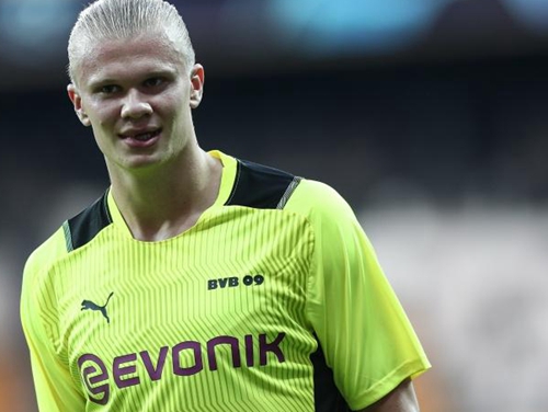 0-1！曼城倒下，黑马双杀，创42年纪录，被阿森纳甩5分，CCTV5直播（0-1爆冷！黑马双杀曼城创42年纪录，落后阿森纳5分，CCTV5直播）