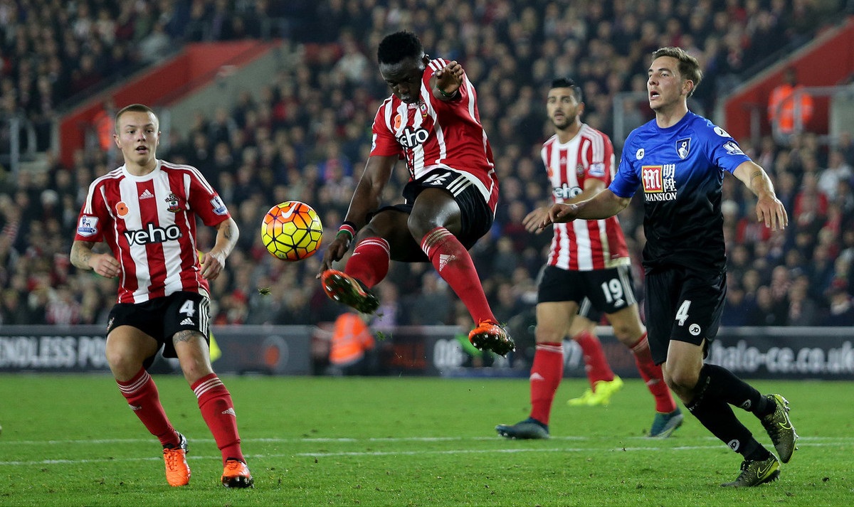 金牛的整体表现令人满意 竞争力丝毫不输CBA球队（金牛整体发挥出色，竞争力不逊于CBA球队）