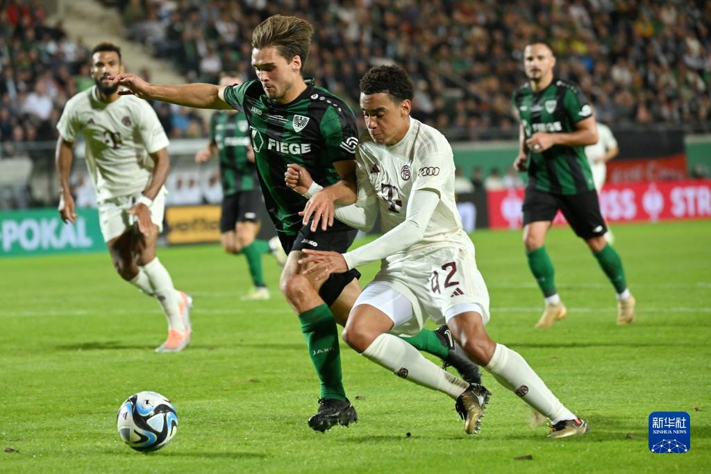 记者：莱奥周二接受核磁共振检查，结果显示无肌肉损伤（记者：莱奥周二完成核磁检查，未发现肌肉受损）