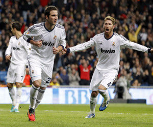 本赛季俱乐部双人组进球榜：凯恩+迪亚斯37球高居第一（俱乐部本季双人进球榜：凯恩与迪亚斯以37球领跑）