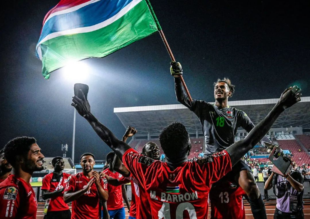 记者：洲际比赛是商业赛，不管国安还是海港想怎么踢就怎么踢（记者：洲际赛属商业性质，国安与海港踢法自定）